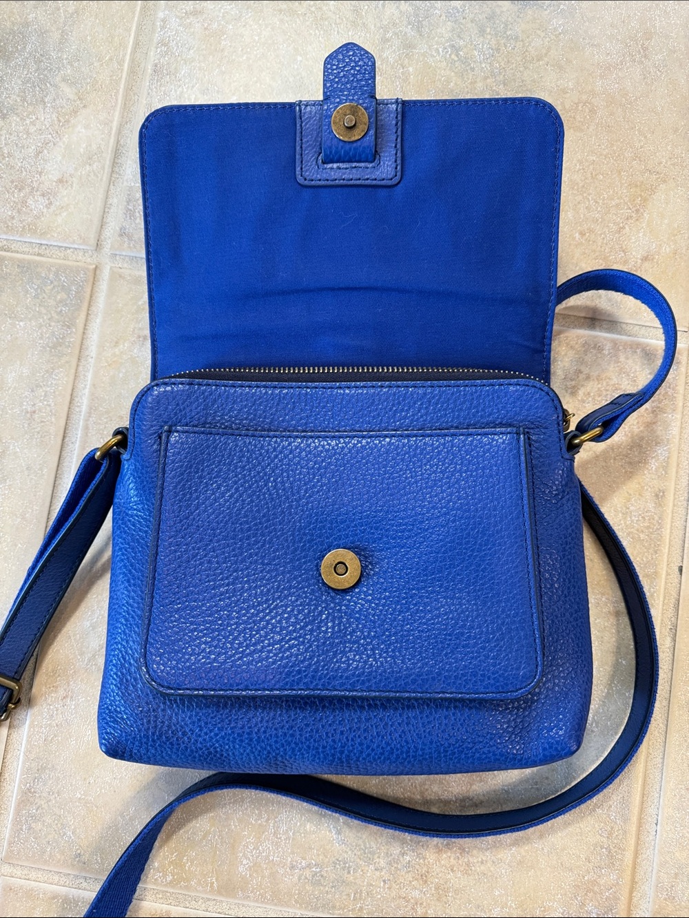 Fossil Blue Leather Pebble Crossbody Bag - Picture 4 of 8